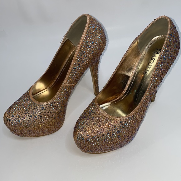 Gold heels 👠 - Picture 3 of 11